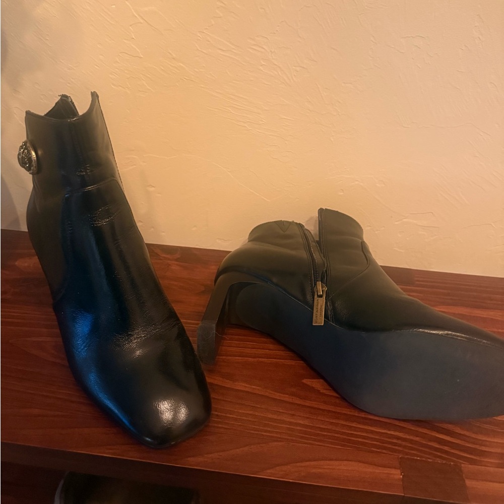 Kurt Geiger women’s black leather ankle boots -size 8.5